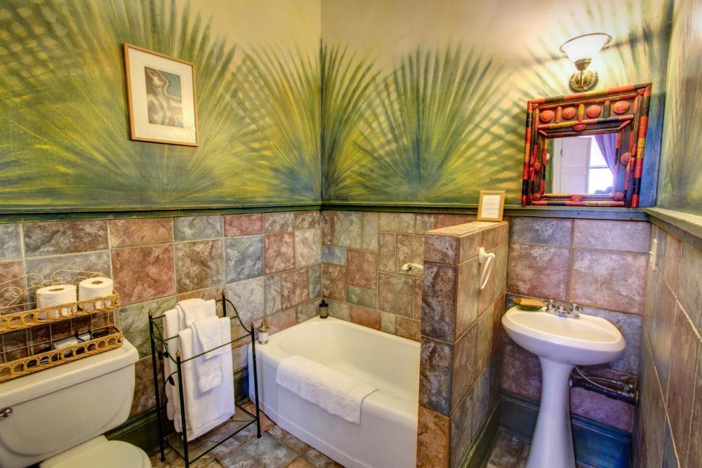 Superior Queen Room interior